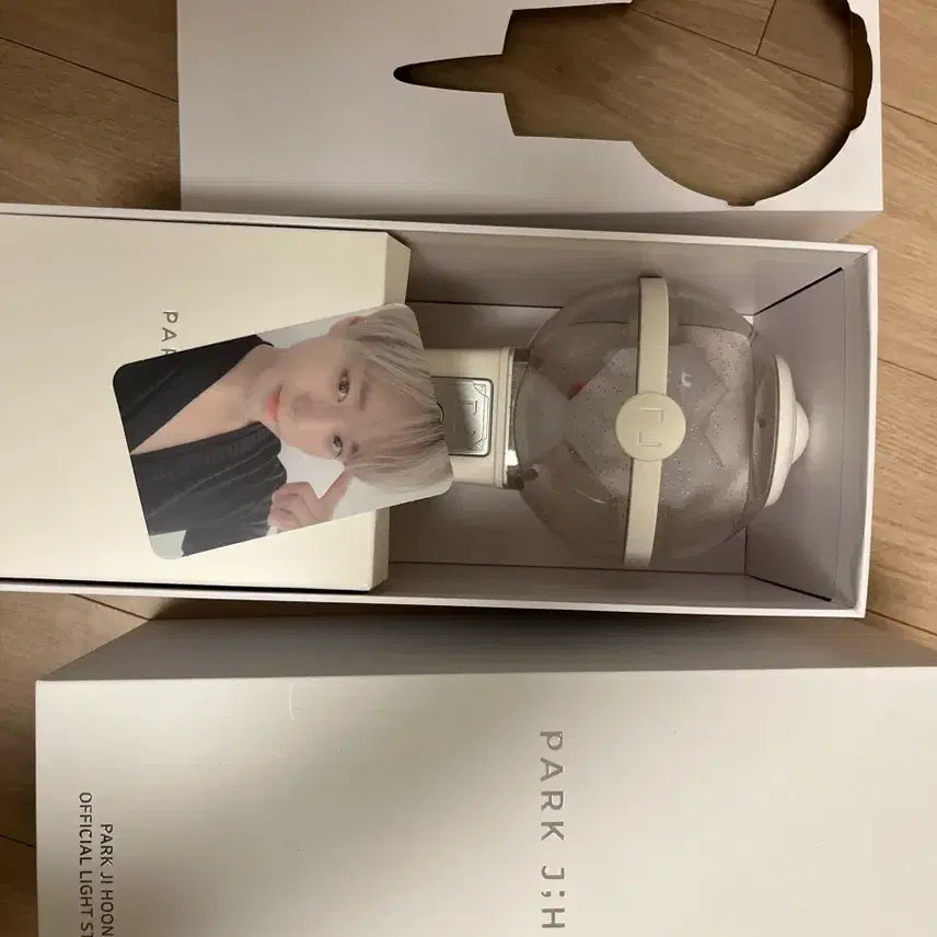 [BUNJANG] Park Jihoon Official Lightstick + Photocard / 박지훈 공식 응원봉 + 포토카드