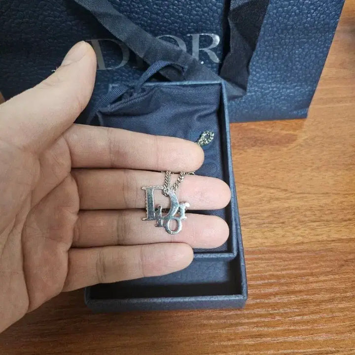 [SOLD OUT] 디올 Dior 목걸이 실버 남녀공용 100프로정품입니다