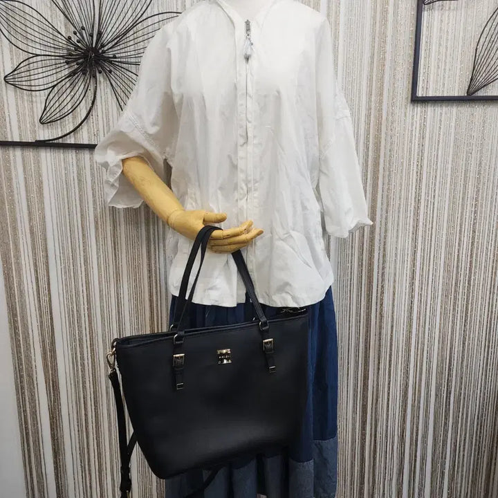 [BUNJANG] Sisley Black Handbag Tote Shoulder Bag / 시슬리~블랙 핸드백 토트백 숄더백 수납공간 넉넉