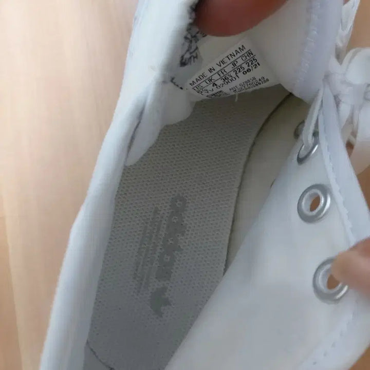 [BUNJANG] Adidas Nizza Trek Canvas Sneakers White 225 / 아디다스 키높이운동화오리지널 니짜 트렉 캔버스 올백 화이트225