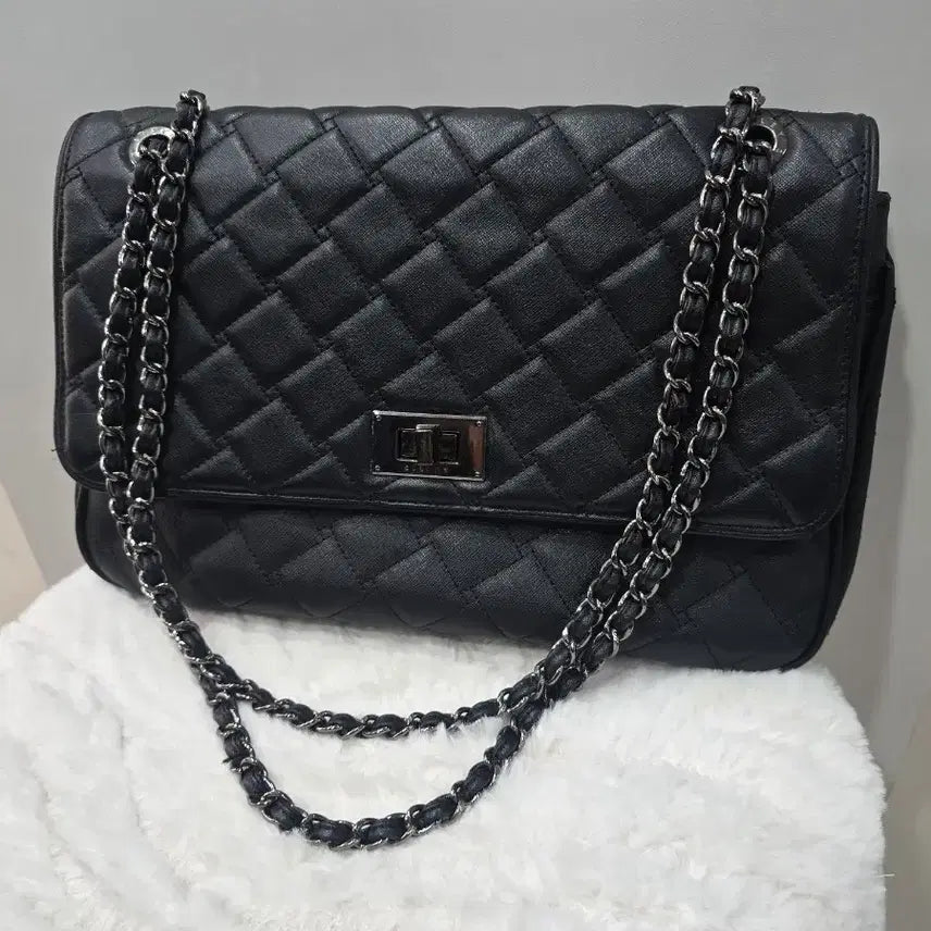 [BUNJANG] Sisley Black Chain Bag / 시슬리 블랙  체인백