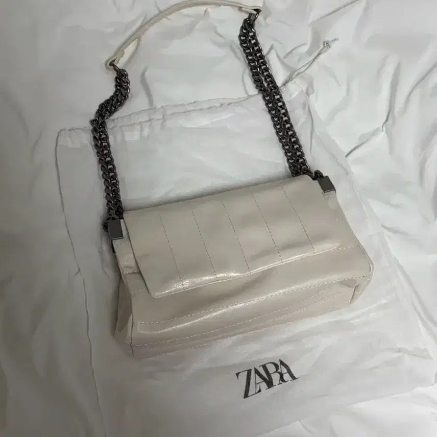 [BUNJANG] ZARA Mini Ivory Shoulder Bag / 자라 락플랩 미니 아이보리 숄더백