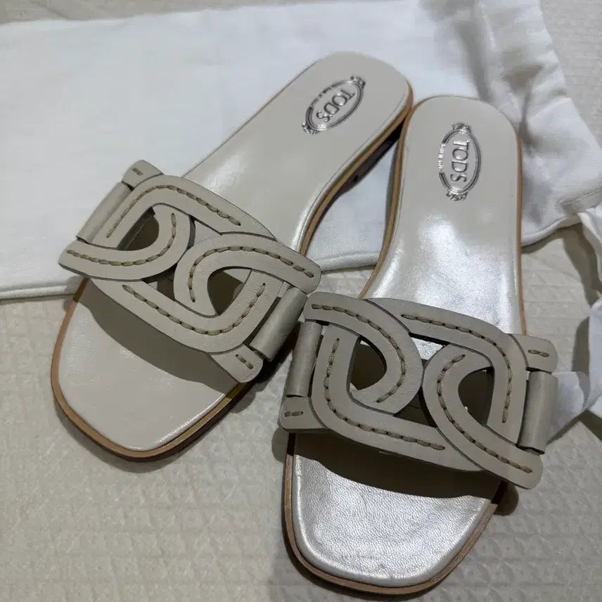 [SOLD OUT] 미착용)토즈 슬리퍼