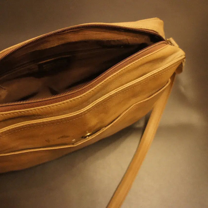 [BUNJANG] Vintage Leather Crossbody Bag / 7145 크로스가방 크로스백 가죽백 가죽가방 빈티지가방 여성가방 남자백