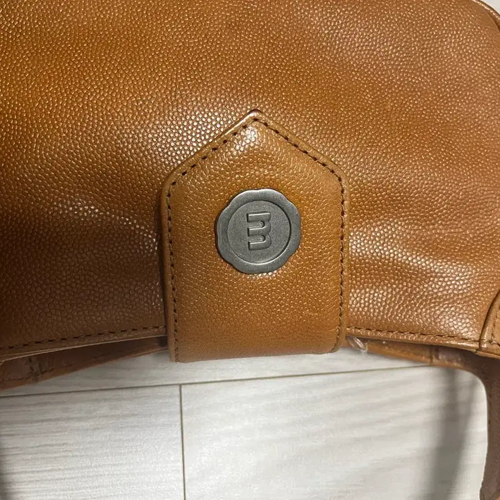 [BUNJANG] Minitmute Baton Micro Camel Handbag / 미닛뮤트 바톤 마이크로 카멜