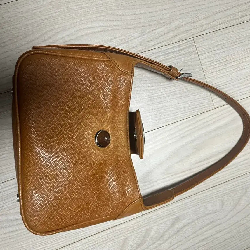 [BUNJANG] Minitmute Baton Micro Camel Handbag / 미닛뮤트 바톤 마이크로 카멜