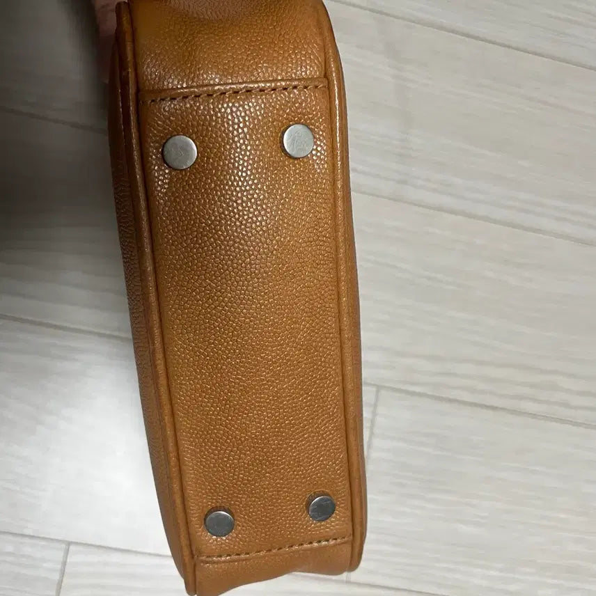[BUNJANG] Minitmute Baton Micro Camel Handbag / 미닛뮤트 바톤 마이크로 카멜