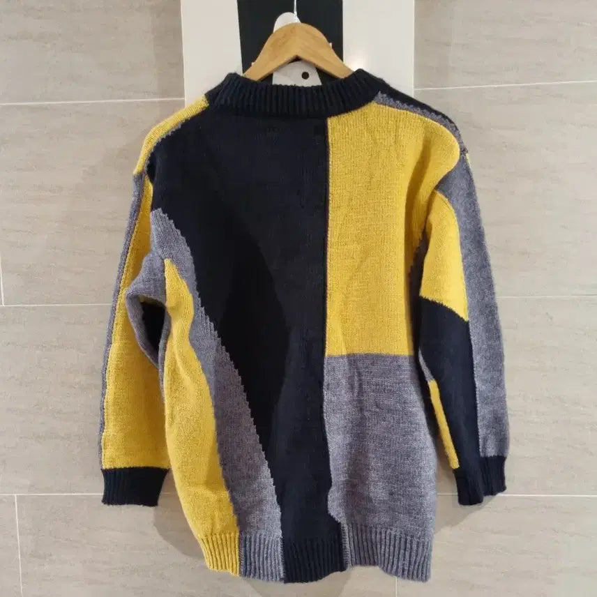 [BUNJANG] Cat Patchwork Knit Sweater / 고양이 패치워크 니트 스웨터