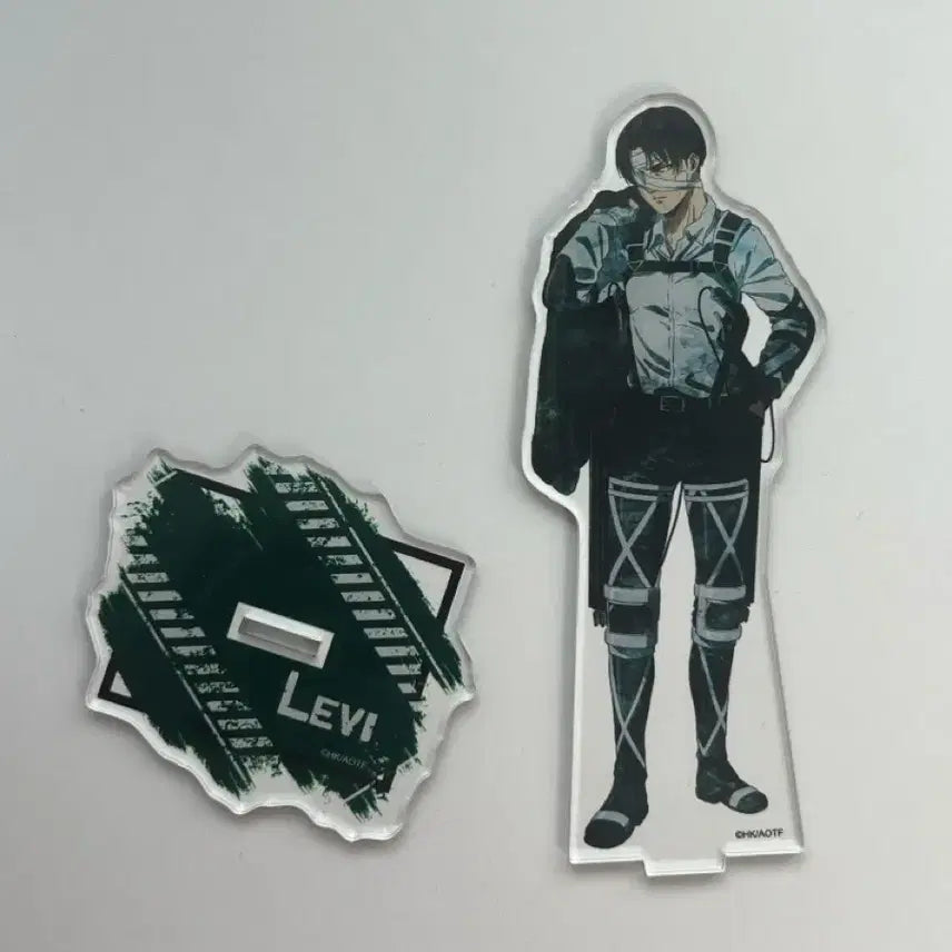 [BUNJANG] Attack on Titan Levi Acrylic Stand / 진격의 거인 리바이 아크릴 스탠드