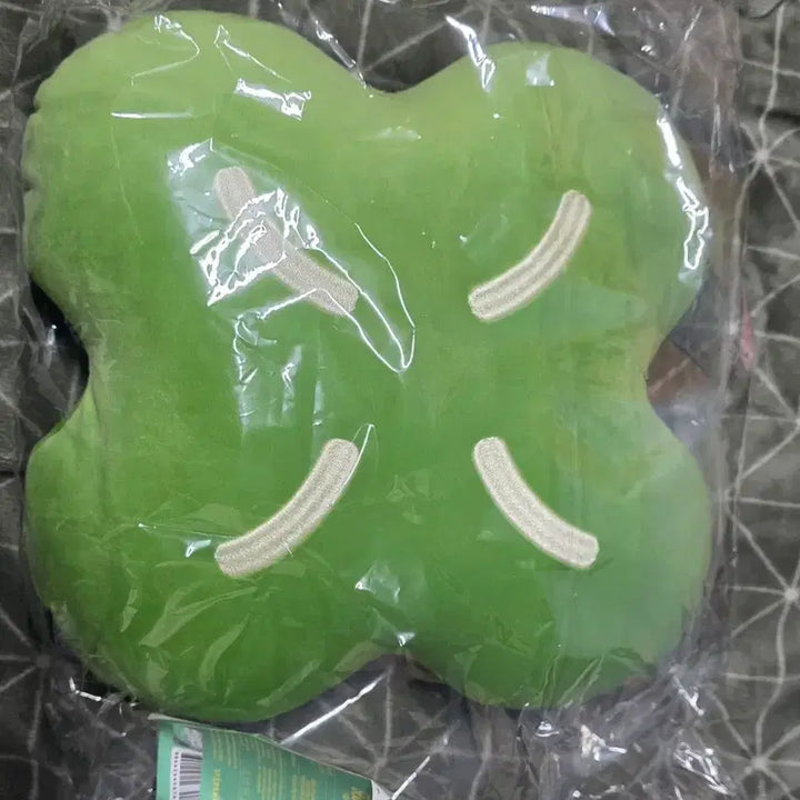[BUNJANG] IVE Wonyoung MD Goods Neck Pillow / (단순 개봉)아이브 장원영  엠디 굿즈 목베개