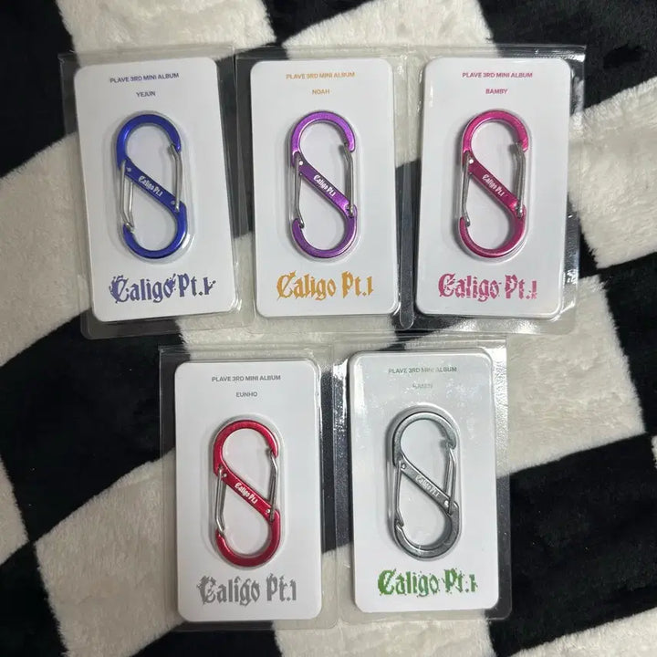 [BUNJANG] PLAVE Keychain Carabiner Bundle Set / 플레이브 슈참 카라비너 일괄 판매