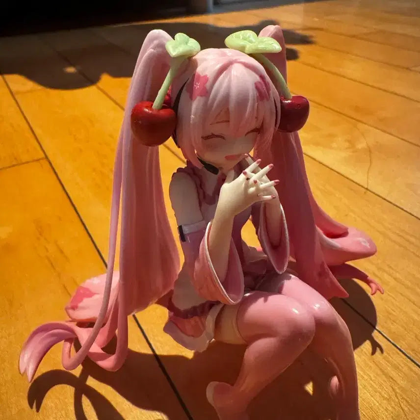 [BUNJANG] Huru Sakura Miku Figure / 2023 후루 사쿠라 미쿠 누들스토퍼 눈웃음 박스 X