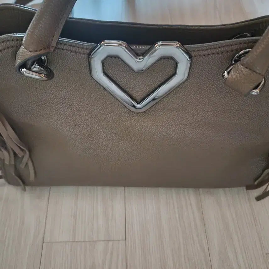 [BUNJANG] Lovecat Leather Tote Bag with Tassel Detail / 러브캣