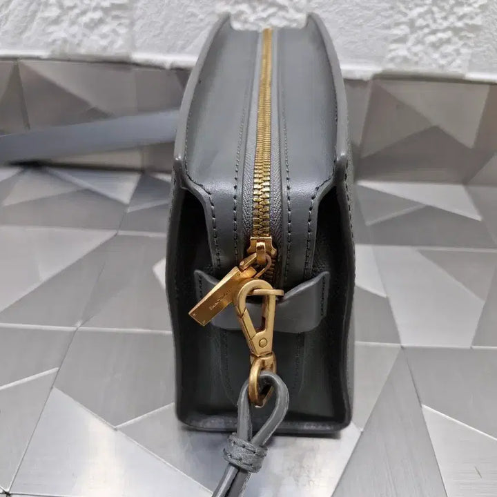 [BUNJANG] Couronne Crossbody Bag / 쿠론 크로스백 (택포)