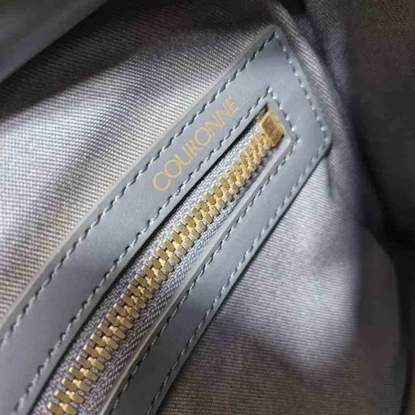 [BUNJANG] Couronne Crossbody Bag / 쿠론 크로스백 (택포)