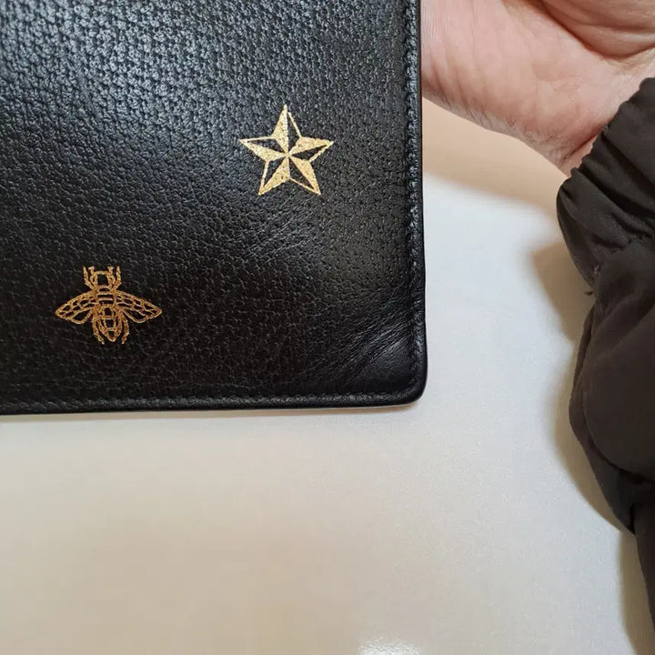 [SOLD OUT] [100%/정품] 구찌 비 스타 레더 클러치 블랙