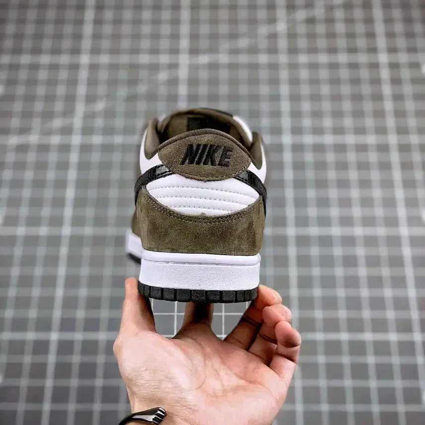 [BUNJANG] Nike SB Dunk Low Sneakers (Size 270) / 나이키 SB 덩크 뉴 농구화 사이즈:270