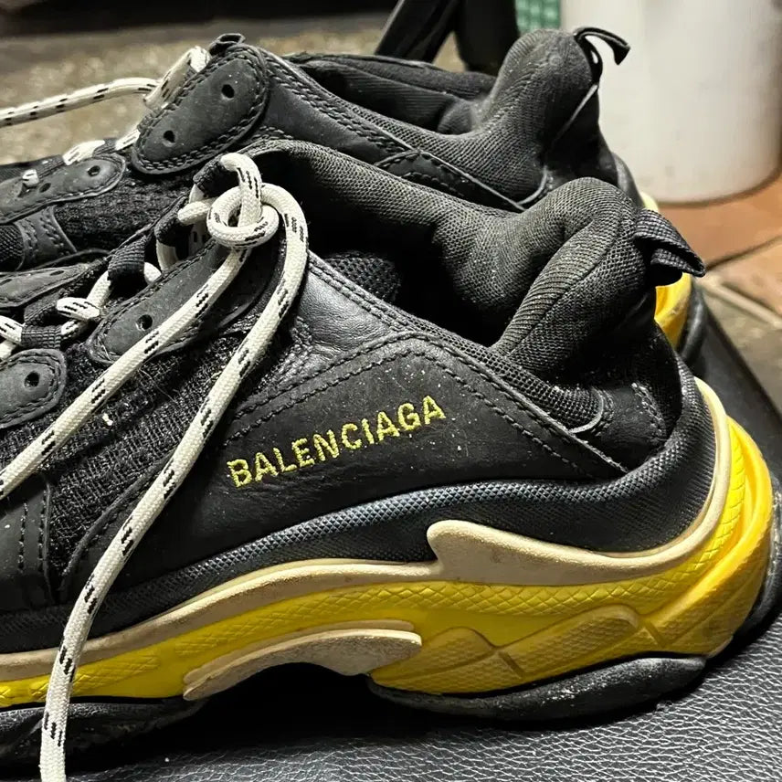[BUNJANG] Balenciaga Triple S Black/Yellow Sneakers / 발렌시아가 트리플S 블랙/옐로우 운동화