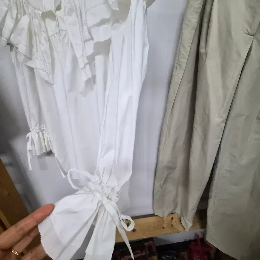 [BUNJANG] Johnny Hates Jazz Sailor Frill Blouse / 쟈니헤잇재즈블라우스