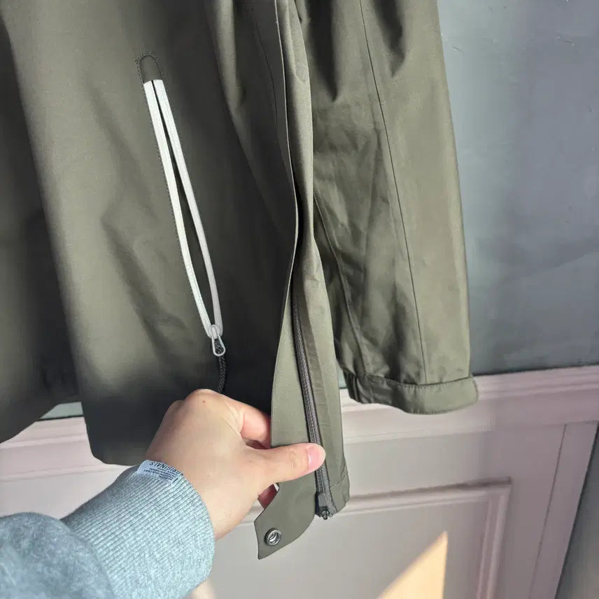 [BUNJANG] K2 Gore-Tex Half-Zip Windbreaker Dark Beige Khaki / K2 고어텍스 반집업 바람막이 다크 베이지 카키