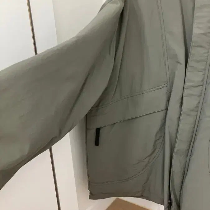 [BUNJANG] DEINET High Collar Bomber Jumper - Khaki / 다이닛 하이 칼라 봄버 점퍼 인 카키