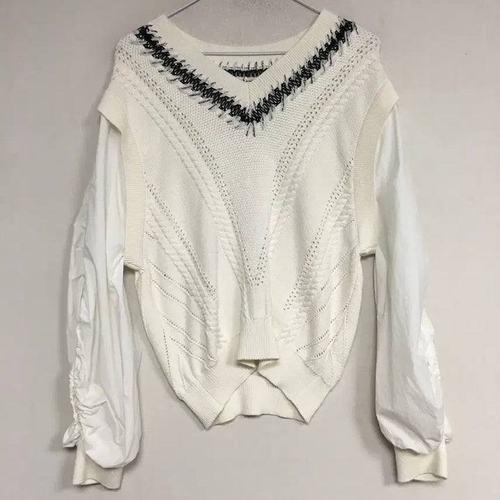 [BUNJANG] Objet 21 Knit Blouse Puff Sleeve Embroidered / 21 오브제 퍼프 니트 블라우스 90