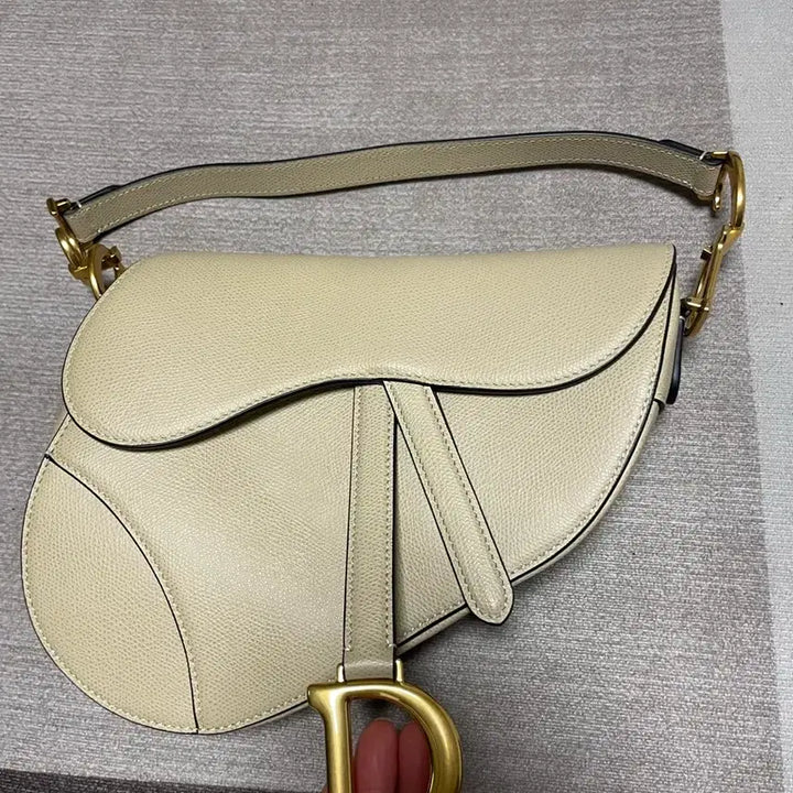 [BUNJANG] Beige Saddle Medium Bag / 베이지 새들 미디움