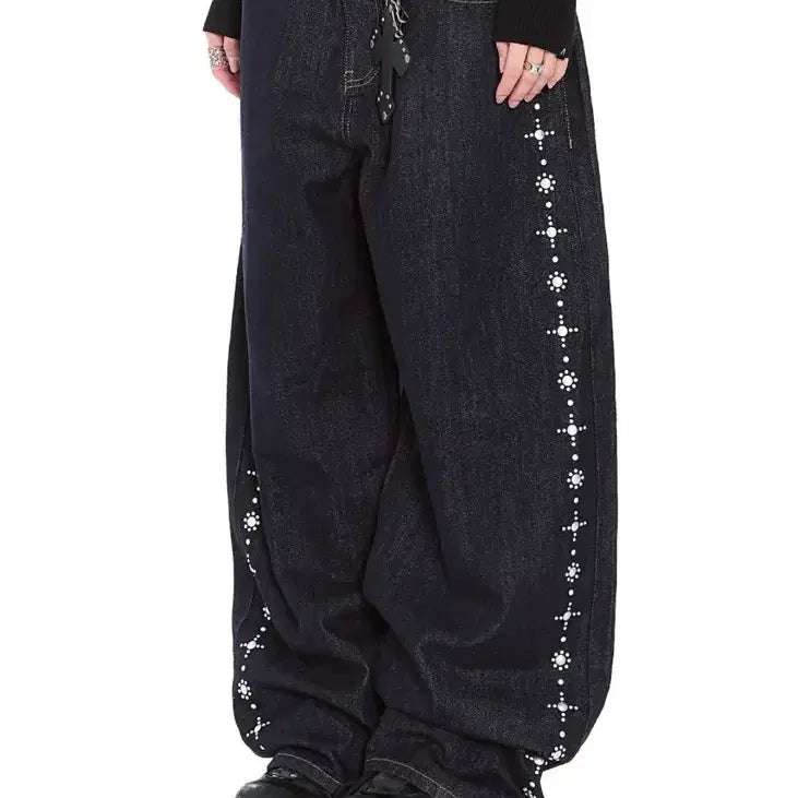 [BUNJANG] A.K.A.M Side Rhinestone Denim Pants (Dark Blue) / 아캄 Side Rhinestone 데님 (Dark Blue)