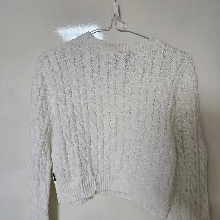 [BUNJANG] WHO.A.U Ivory Cable Knit Cropped Sweater S / WHO.A.U 흰색 꽈배기 크롭 니트 s 새상품급