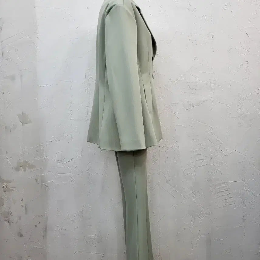[SOLD OUT] 민트색 부츠컷 정장 세트 S