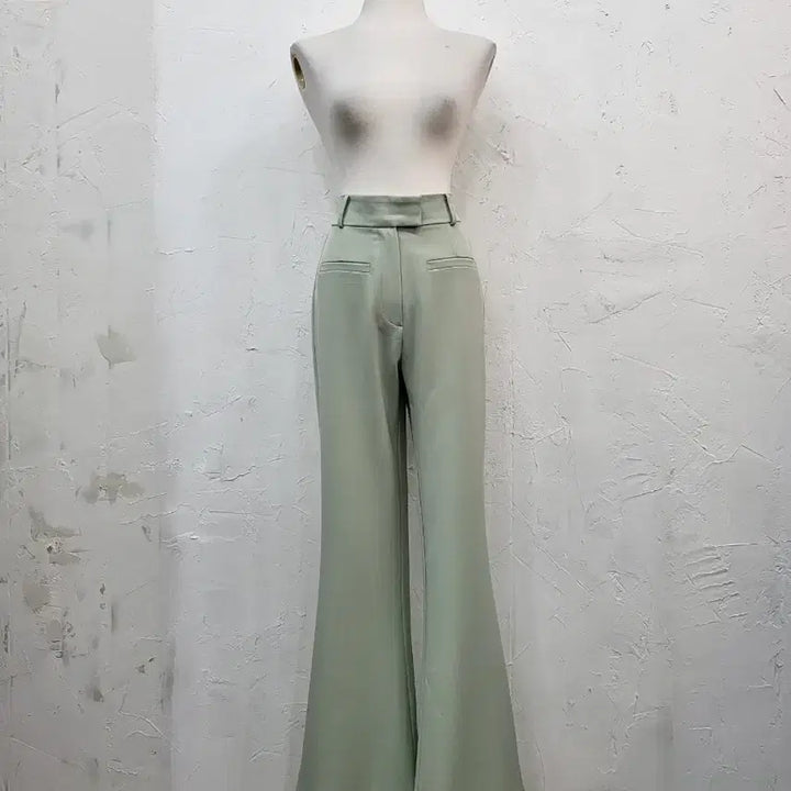 [SOLD OUT] 민트색 부츠컷 정장 세트 S