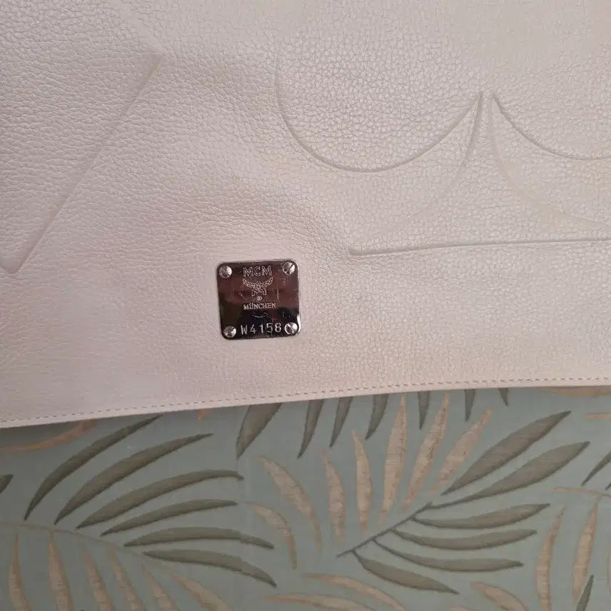 [BUNJANG] MCM Ivory Leather Tote Bag / MCM 아이보리 레더 토트백