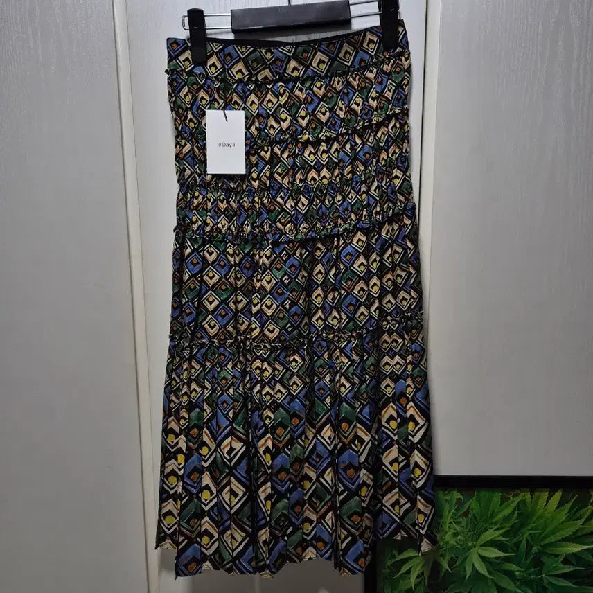 [BUNJANG] Day1 Pattern Midi Skirt / (세일)(새상품)Day1 패턴 스커트