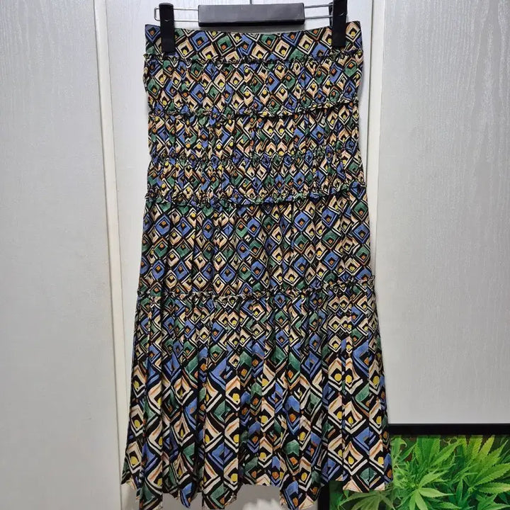 [BUNJANG] Day1 Pattern Midi Skirt / (세일)(새상품)Day1 패턴 스커트