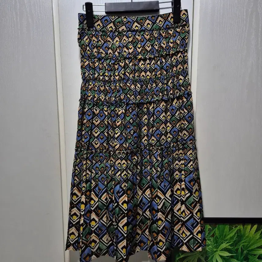 [BUNJANG] Day1 Pattern Midi Skirt / (세일)(새상품)Day1 패턴 스커트