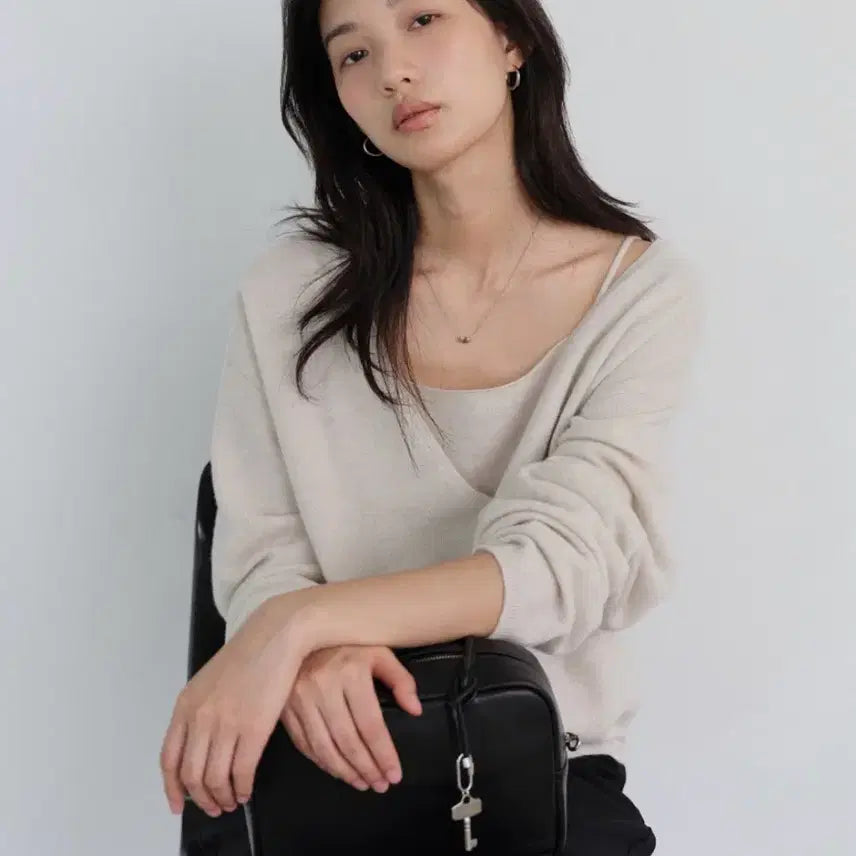 [BUNJANG] U.RAGO Yak Wool V-Neck Knit / [새상품] 유라고 Yak wool v-neck knit