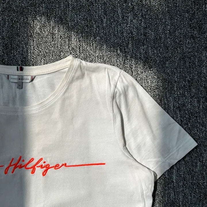 [SOLD OUT] 타미힐피거 레터로고 반팔티셔츠