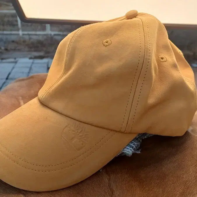 [BUNJANG] Timberland Nubuck Leather Ball Cap Hat / 팀버랜드) 위트 컬러 누벅 레더 볼캡 모자