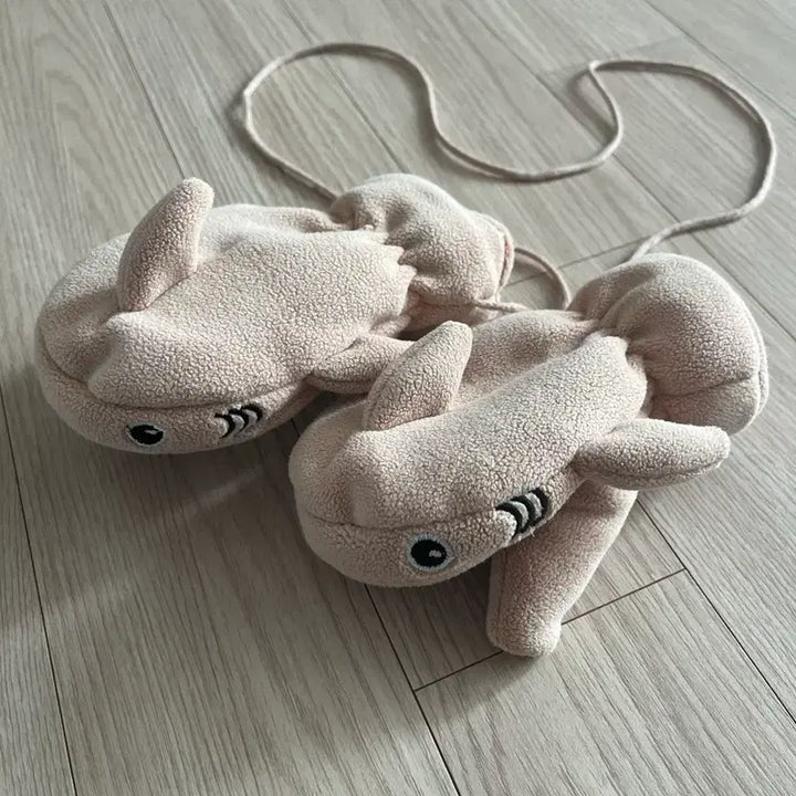 [BUNJANG] Baby Shark Mitten Gloves / 아기 상어 벙어리 장갑