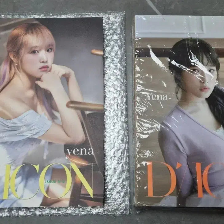 [BUNJANG] Choi Yena Dicon Limited Edition Photobook Set / 최예나 예약 한정판 디아이콘 화보집 세트 2권