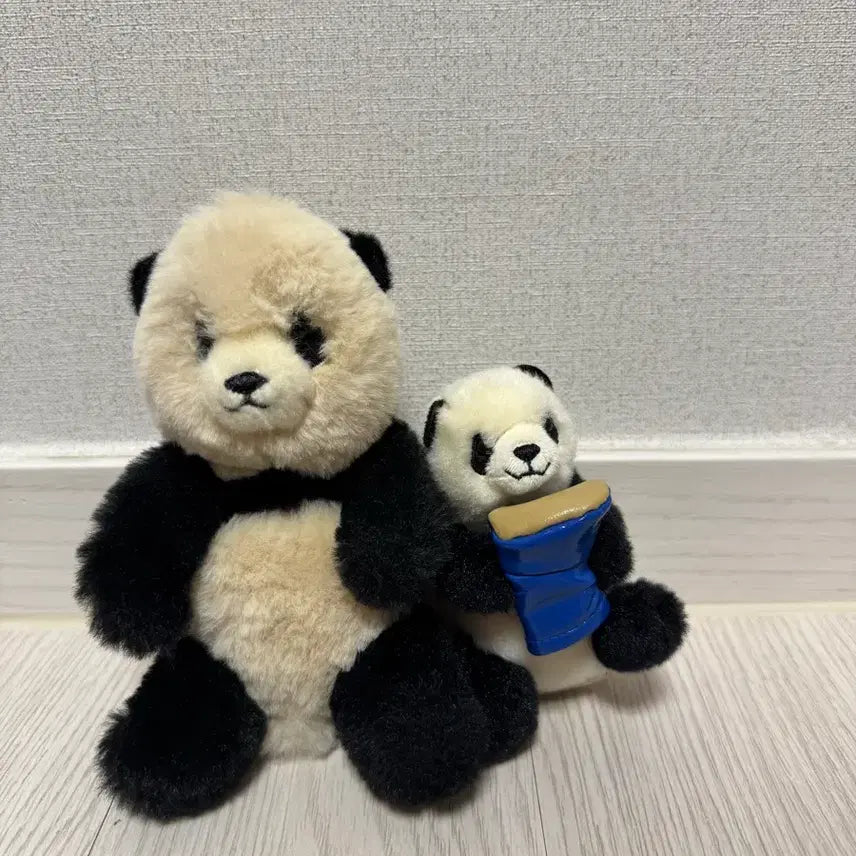 [BUNJANG] Everland Fubao Plush Keychain / 에버랜드 공식굿즈 푸바오 인형키링