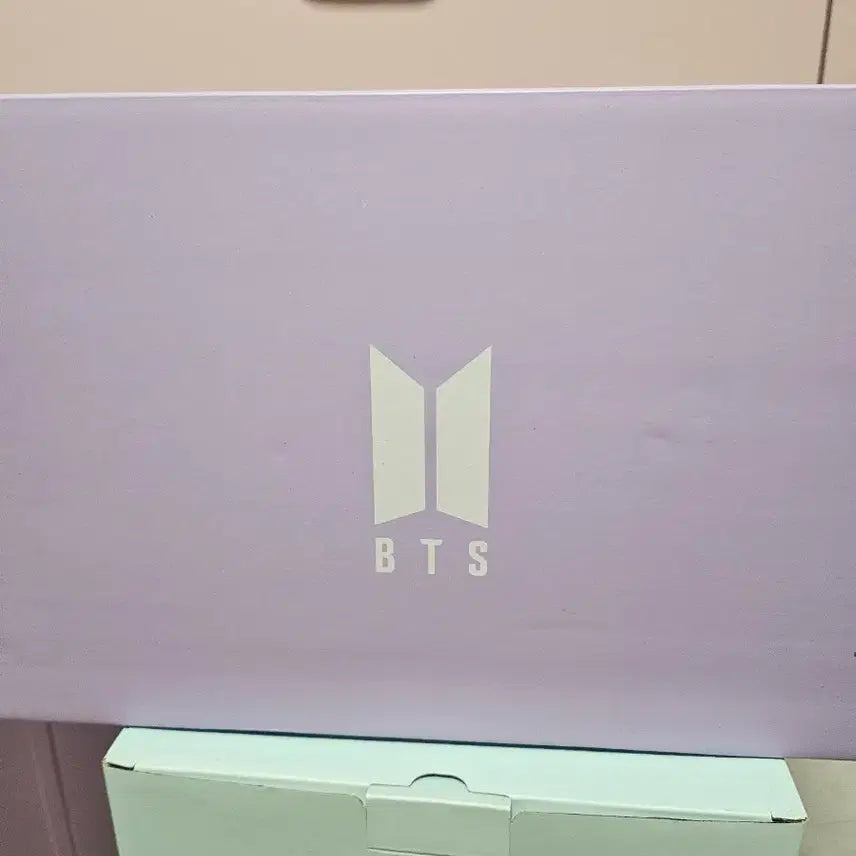 [BUNJANG] BTS Merch Box 2 Picnic Set / BTS머치박스2번 피크닉세트 풀박스