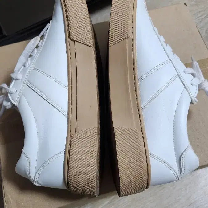 [SOLD OUT] 식스핏 화이트 스니커즈 250mm