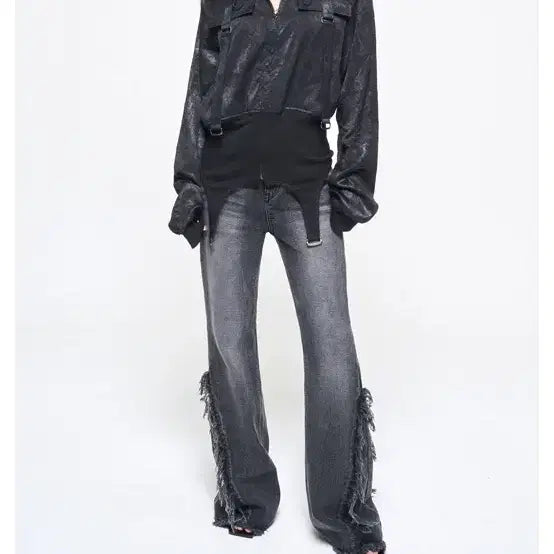 [BUNJANG] YEEL Black Tassel Bootcut Denim Pants / YEEL 블랙 태슬 부츠컷 데님 팬츠