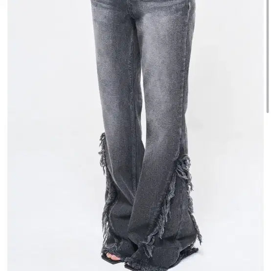 [BUNJANG] YEEL Black Tassel Bootcut Denim Pants / YEEL 블랙 태슬 부츠컷 데님 팬츠