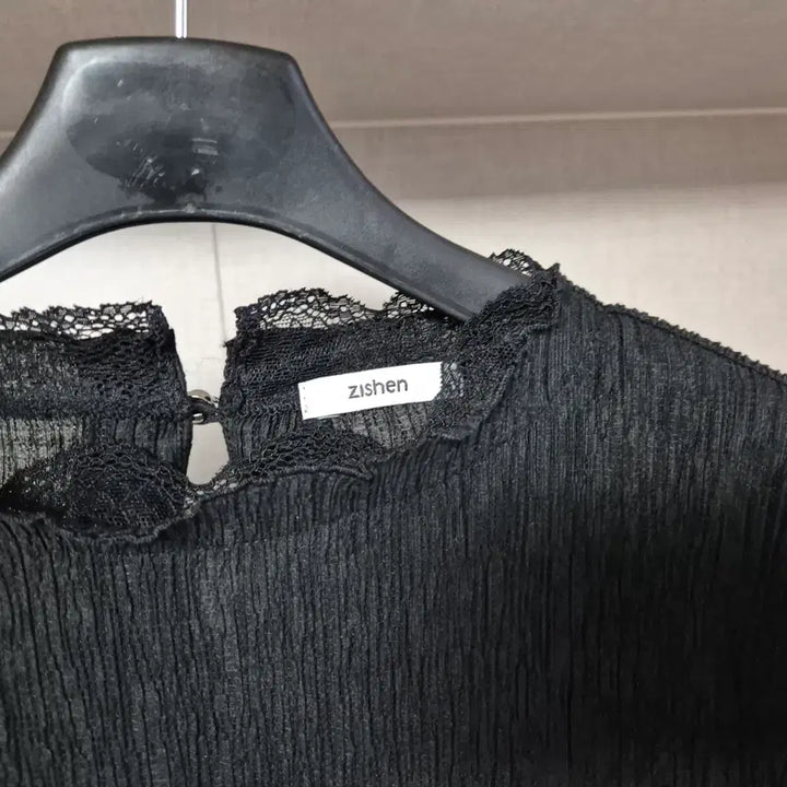 [BUNJANG] Zishen Yoryu Lace Patch Long Sleeve T-shirt / 77)지센 요루 레이스패치 긴팔 티셔츠