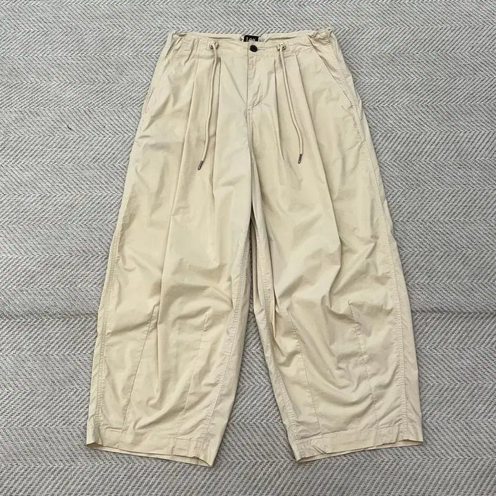 [SOLD OUT] 리 핀턱 벌룬팬츠 r3305