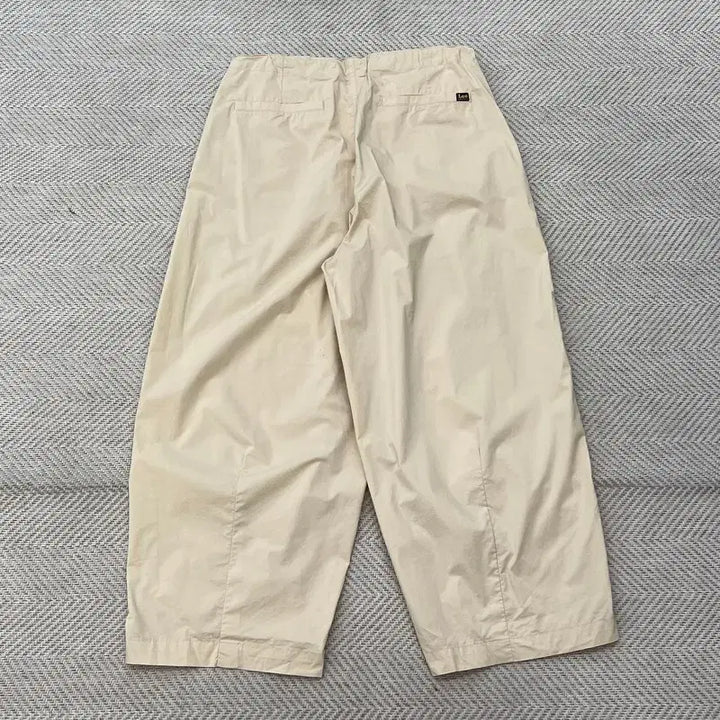 [SOLD OUT] 리 핀턱 벌룬팬츠 r3305