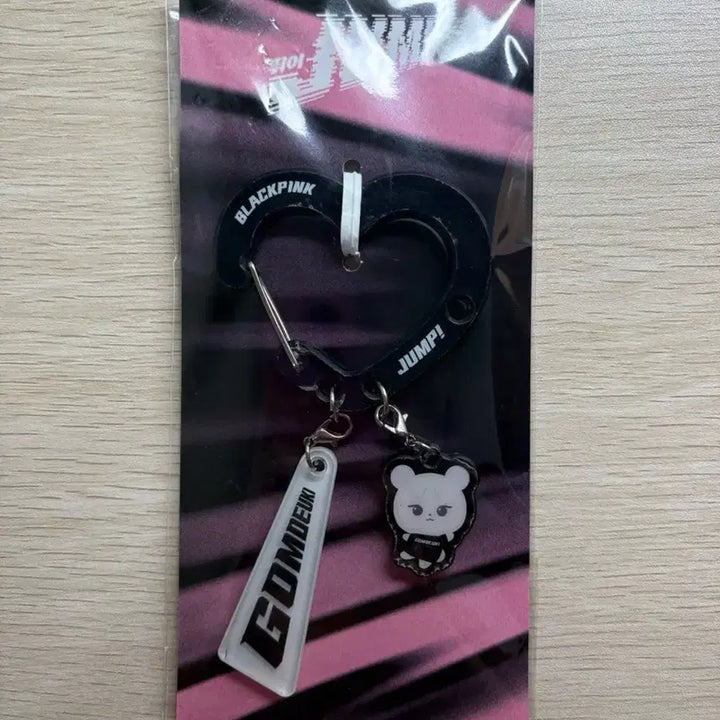 [SOLD OUT] 블핑 제니 곰득이 키링 카라비너 jennie keyring