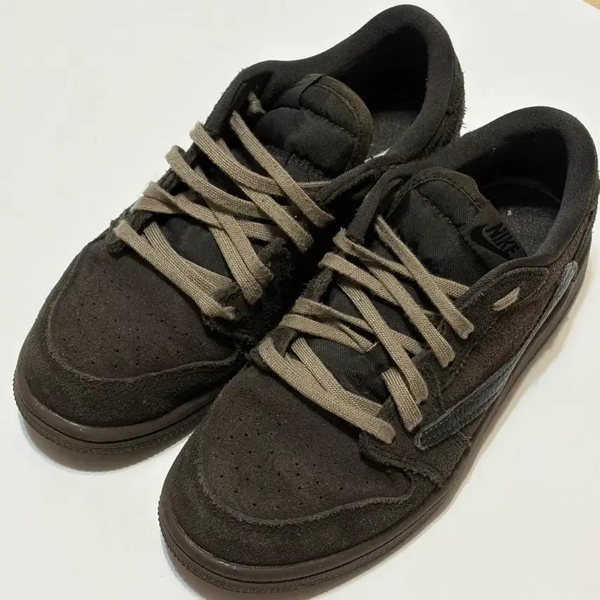 [SOLD OUT] 나이키 조던1 트래비스스캇 벨벳브라운 220